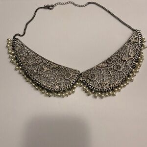 Elegant Silver and Pearl Collar Lace Necklace
